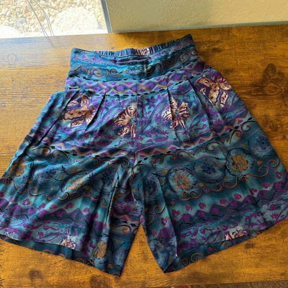 Vintage 80s Petite Sophisticate Pleated Bermuda Shorts Size Small Boho Whimsy - Picture 9 of 9